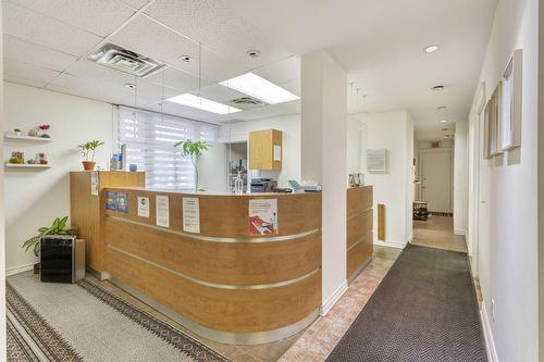 Commerce - 780 Boul. St-Joseph E., Montréal (Le Plateau-Mont-Royal), QC - Indoor Photo Showing Other Room