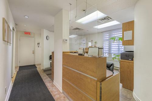 Commerce - 780 Boul. St-Joseph E., Montréal (Le Plateau-Mont-Royal), QC - Indoor Photo Showing Other Room