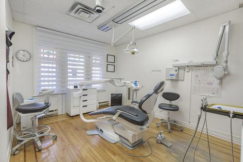 Commerce - 780 Boul. St-Joseph E., Montréal (Le Plateau-Mont-Royal), QC - Indoor Photo Showing Other Room