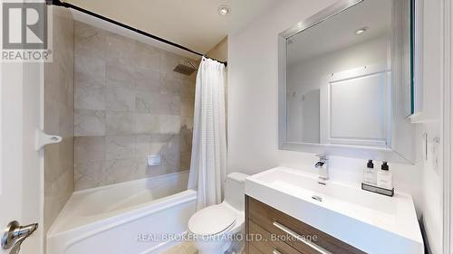 Ph7 - 2087 Lake Shore Boulevard W, Toronto, ON - Indoor Photo Showing Bathroom
