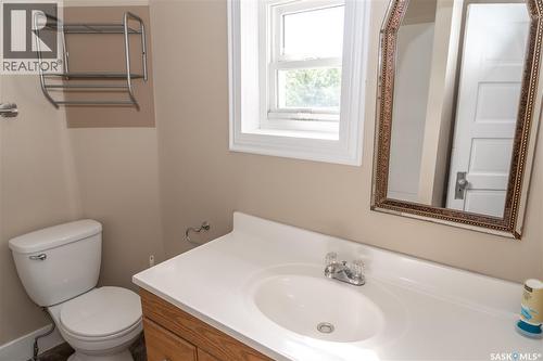409 29Th Street W, Saskatoon, SK - Indoor Photo Showing Bathroom