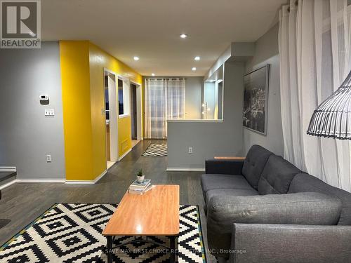 3395 Scotch Pine Gate, Mississauga, ON - Indoor Photo Showing Other Room