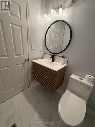 3395 Scotch Pine Gate, Mississauga, ON - Indoor Photo Showing Bathroom