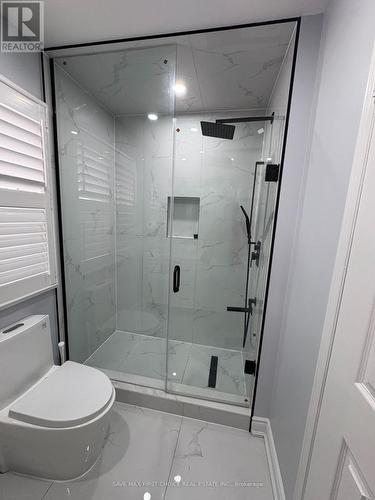 3395 Scotch Pine Gate, Mississauga, ON - Indoor Photo Showing Bathroom