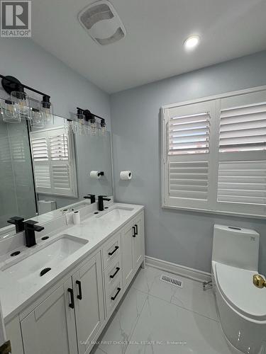 3395 Scotch Pine Gate, Mississauga, ON - Indoor Photo Showing Bathroom