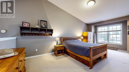 Primary Bdrm - 124 - 150 Victoria Street S, Blue Mountains, ON - Indoor Photo Showing Bedroom