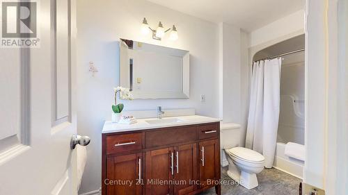 4-pce en suite bath - 124 - 150 Victoria Street S, Blue Mountains, ON - Indoor Photo Showing Bathroom