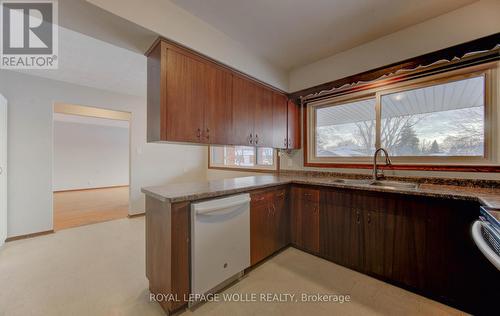 50 Fairlawn Road, Kitchener, ON - Indoor Photo Showing Kitchen
