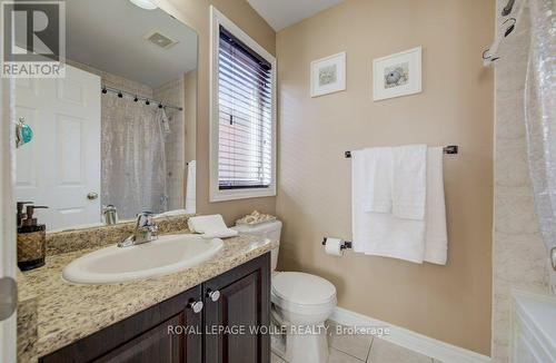 538 Thomas Slee Drive, Kitchener, ON - Indoor Photo Showing Bathroom
