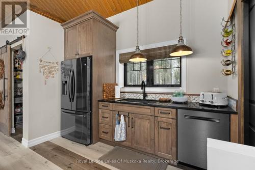 679 Boulder Road, South River, ON - Indoor Photo Showing Kitchen
