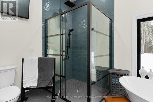 679 Boulder Road, South River, ON - Indoor Photo Showing Bathroom
