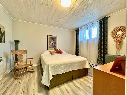 Bedroom - 320 Rue Abigail, Lachute, QC - Indoor Photo Showing Bedroom