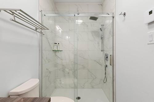 Powder room - 165 Rue Du Denali, La Conception, QC - Indoor Photo Showing Bathroom