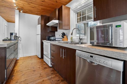 Cuisine - 4950 Ch. Laporte, Saint-Côme, QC - Indoor Photo Showing Kitchen With Double Sink
