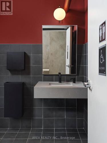 108B - 233 College Street, Toronto, ON 