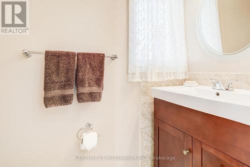 20 Peelton Heights Road, Brampton, ON - Indoor Photo Showing Bathroom