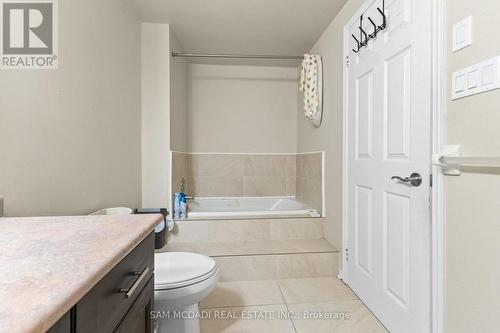 1073 Gabriel Place, Burlington, ON - Indoor Photo Showing Bathroom
