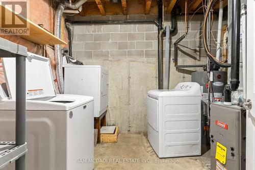 1073 Gabriel Place, Burlington, ON - Indoor Photo Showing Laundry Room