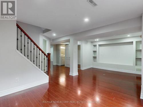 892 Sweetwater Crescent, Mississauga, ON - Indoor Photo Showing Other Room