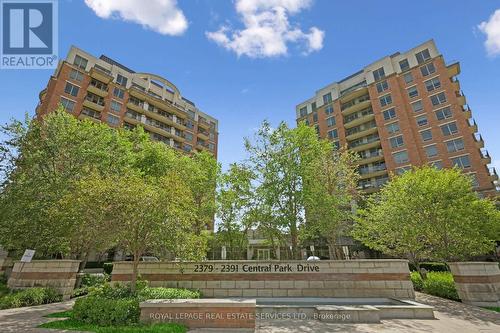 309 - 2391 CENTRAL PARK DRIVE  Oakville, ON L6H 0E4