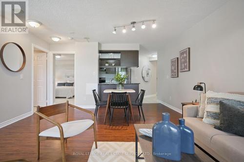 309 - 2391 Central Park Drive, Oakville, ON - Indoor