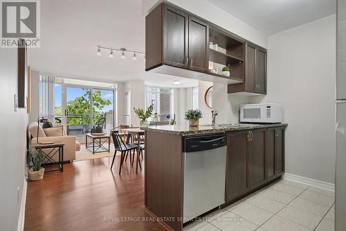 309 - 2391 Central Park Drive, Oakville, ON - Indoor Photo Showing Kitchen