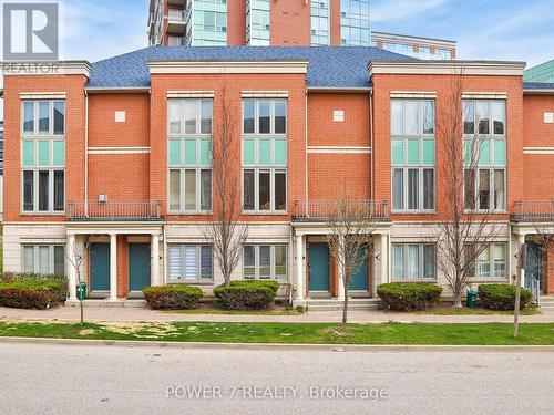 26 SUNCREST BOULEVARD  Markham, ON L3T 7Y4
