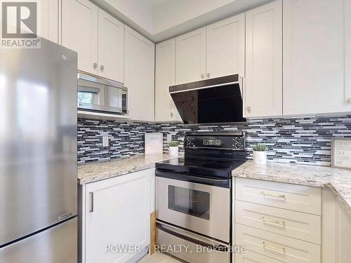 26 Suncrest Boulevard, Markham, ON - Indoor Photo Showing Kitchen