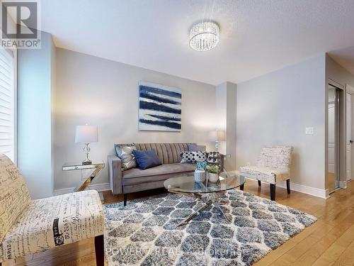 26 Suncrest Boulevard, Markham, ON - Indoor Photo Showing Living Room