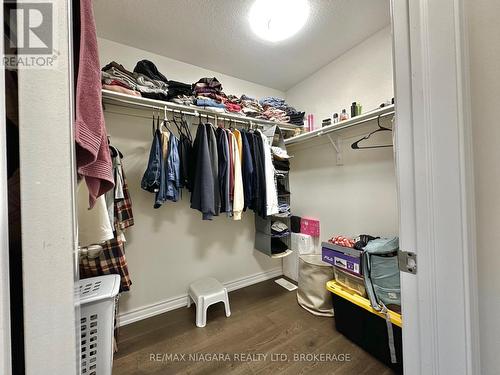 Sheraz Ahmad Re/Max Niagara 905-414-3884 - 7790 Buckeye Crescent, Niagara Falls (Brown), ON - Indoor With Storage