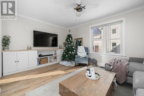 11505 Queen Street, North Dundas, ON - Indoor Photo Showing Living Room