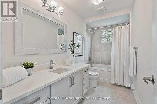 87 Goldie Court, Blue Mountains, ON - Indoor Photo Showing Bathroom