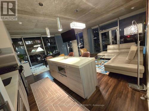 1305 - 552 Wellington Street, Toronto, ON - Indoor