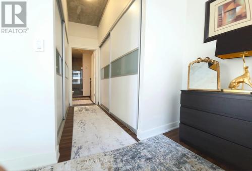 1305 - 552 Wellington Street, Toronto, ON - Indoor