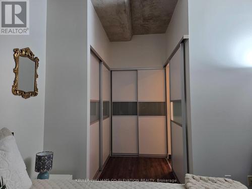 1305 - 552 Wellington Street, Toronto, ON - Indoor Photo Showing Bedroom