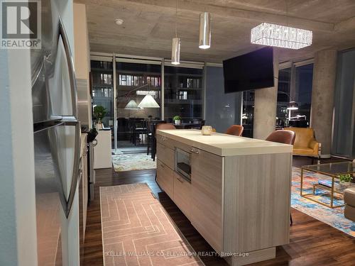 1305 - 552 Wellington Street, Toronto, ON - Indoor