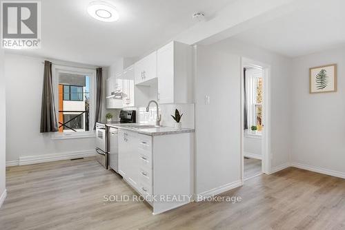 1 - 420 Arlington Avenue, Ottawa, ON - Indoor Photo Showing Kitchen