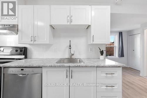 1 - 420 Arlington Avenue, Ottawa, ON - Indoor Photo Showing Kitchen With Upgraded Kitchen