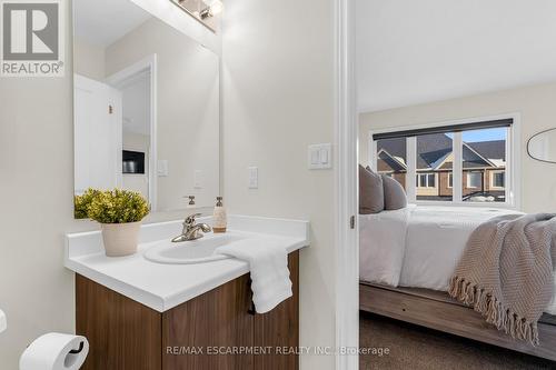 25 - 205 Thames Way, Hamilton, ON - Indoor Photo Showing Bathroom