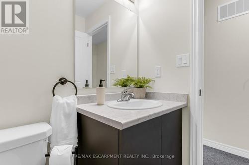 25 - 205 Thames Way, Hamilton, ON - Indoor Photo Showing Bathroom