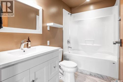 4317 3Rd Avenue N, Regina, SK - Indoor Photo Showing Bathroom