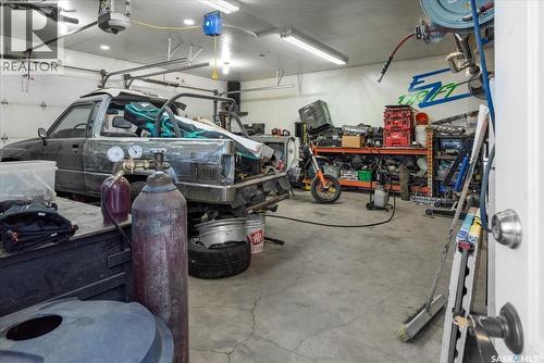 4317 3Rd Avenue N, Regina, SK - Indoor Photo Showing Garage
