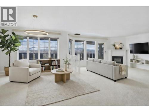 727 Cassiar Crescent, Kelowna, BC - Indoor Photo Showing Other Room