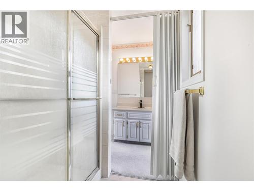 727 Cassiar Crescent, Kelowna, BC - Indoor