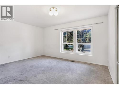727 Cassiar Crescent, Kelowna, BC - Indoor Photo Showing Other Room