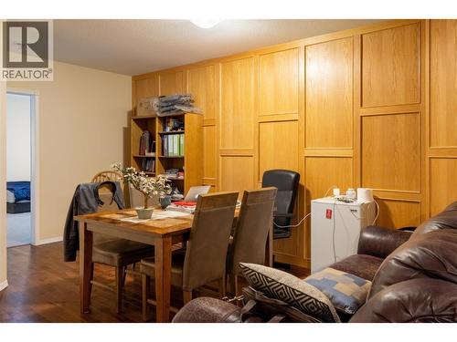 727 Cassiar Crescent, Kelowna, BC - Indoor Photo Showing Bedroom