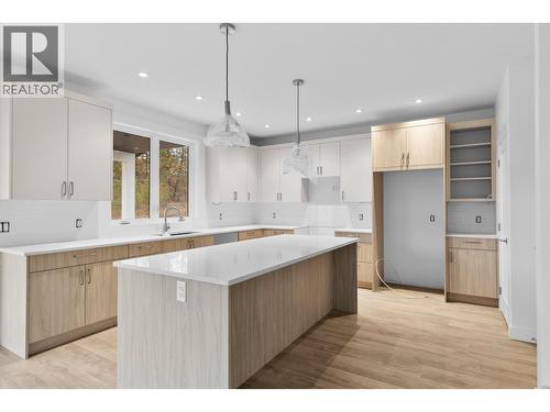 2208 Surrey Road, West Kelowna, BC - Indoor Photo Showing Kitchen