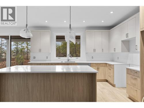 2208 Surrey Road, West Kelowna, BC - Indoor Photo Showing Kitchen