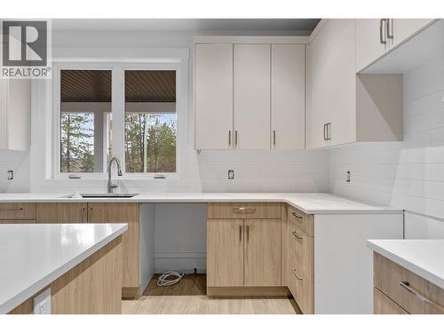 2208 Surrey Road, West Kelowna, BC - Indoor Photo Showing Kitchen