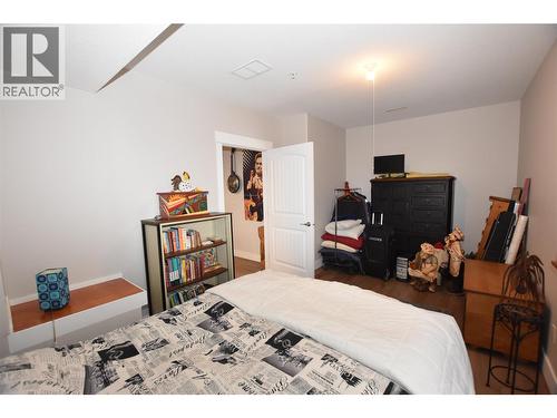3721 Razorback Court, Vernon, BC - Indoor Photo Showing Bedroom